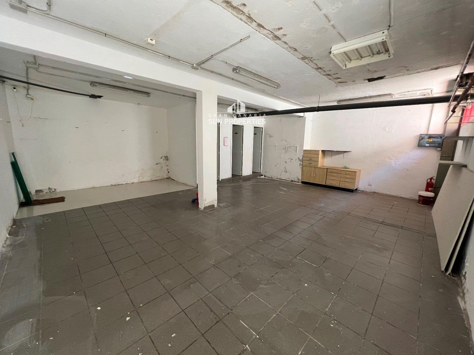 Commercial for sale in Playa del Ingles with garage - € 740,000 (Ref: 7221108)