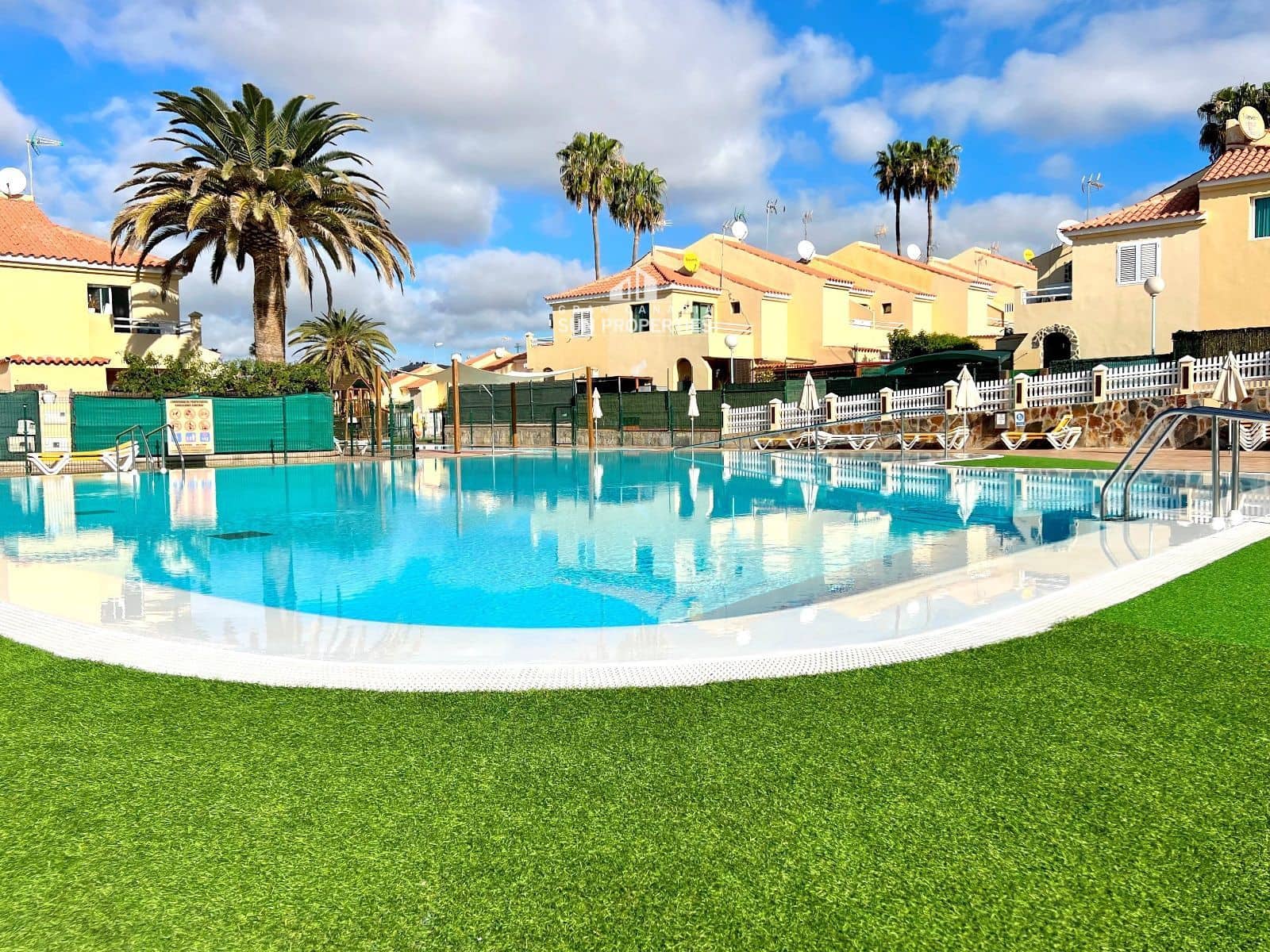 2 sypialnia Bungalow do wynajęcia w Sonneland z basenem - 1 000 € (Ref: 7474511)