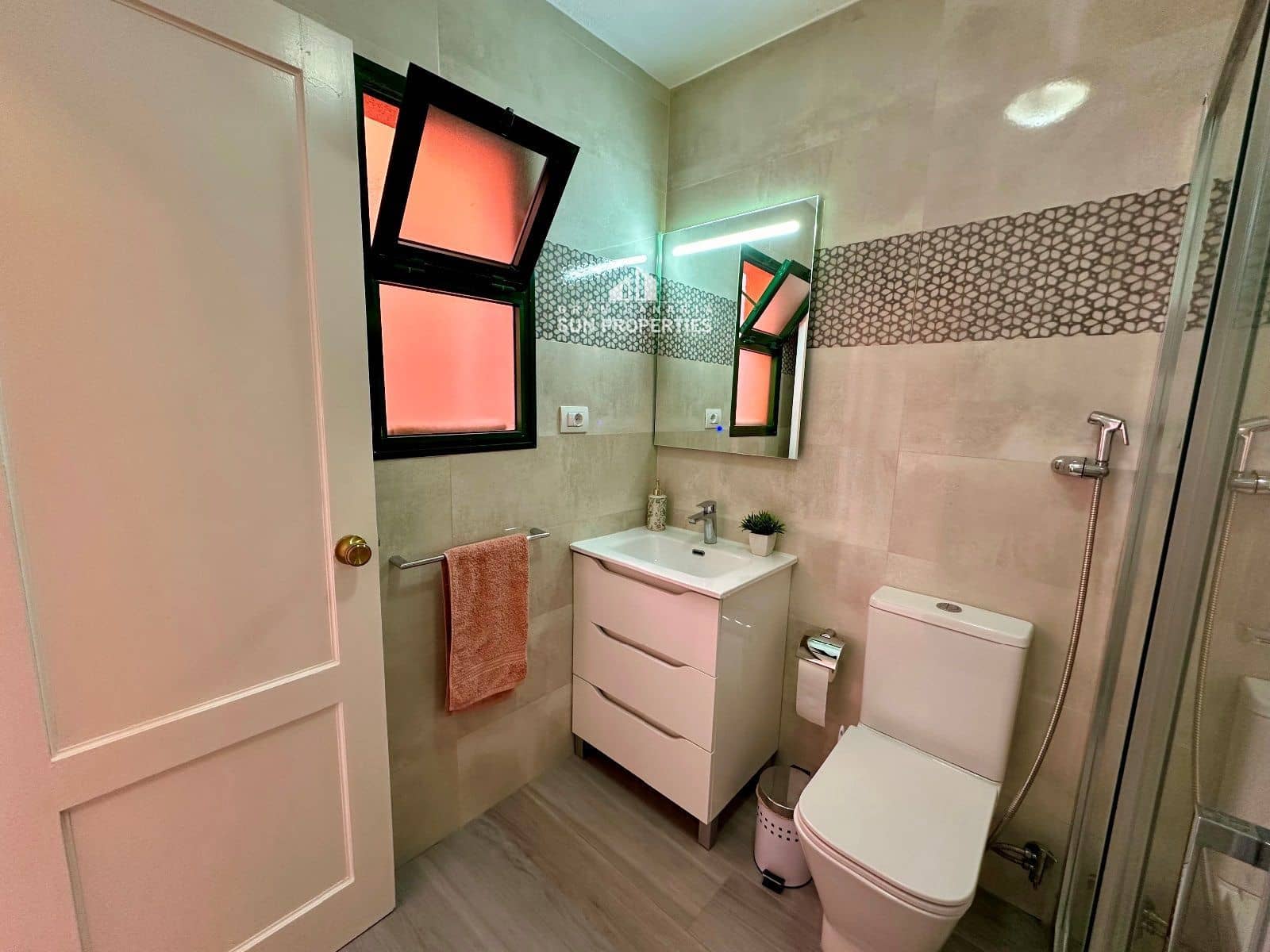 1 bedroom Bungalow for rent in San Bartolome de Tirajana with pool - € 1,000 (Ref: 7958274)