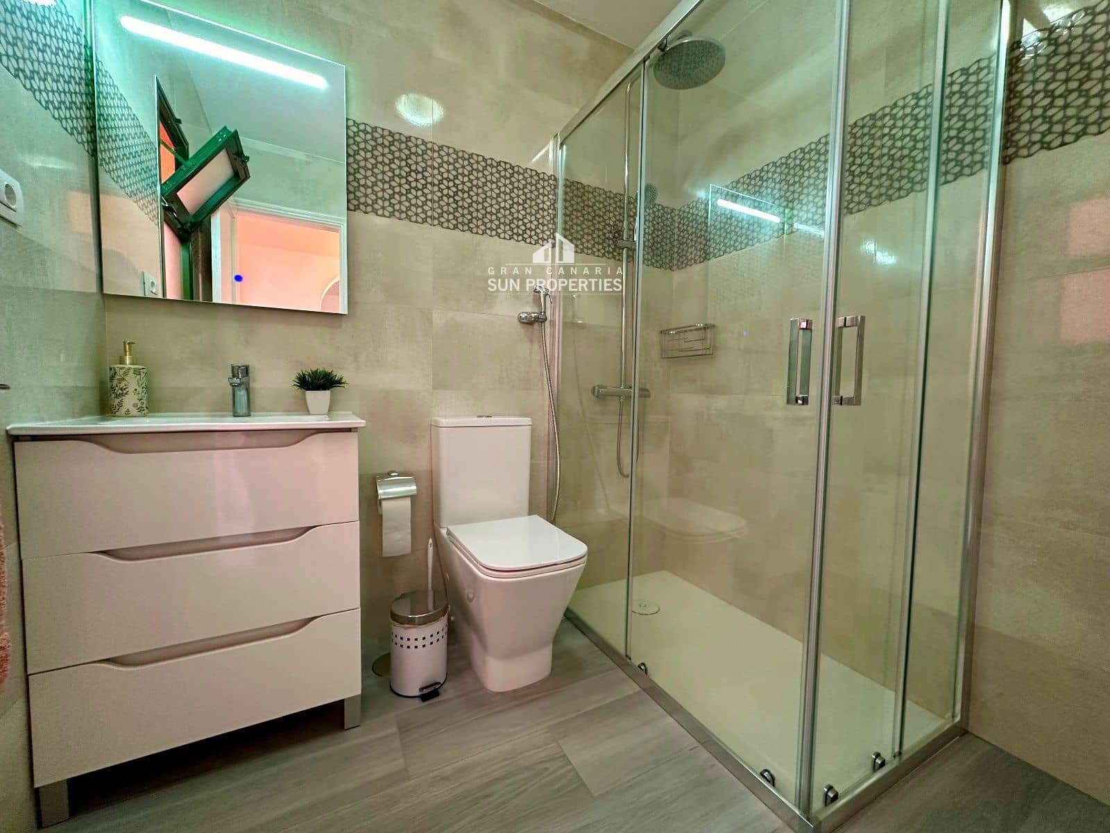 1 bedroom Bungalow for rent in San Bartolome de Tirajana with pool - € 1,000 (Ref: 7958274)