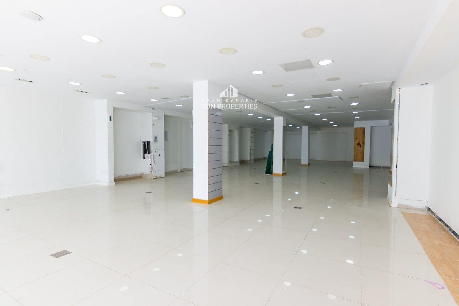 Erhverv til leje i Playa del Ingles med garage - € 4.000 (Ref: 8026577)