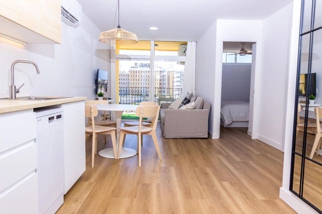 2 quarto Apartamento para arrendar em Playa del Inglés, San Bartolomé de Tirajana com piscina - 1 600 € (Ref: 8561908)