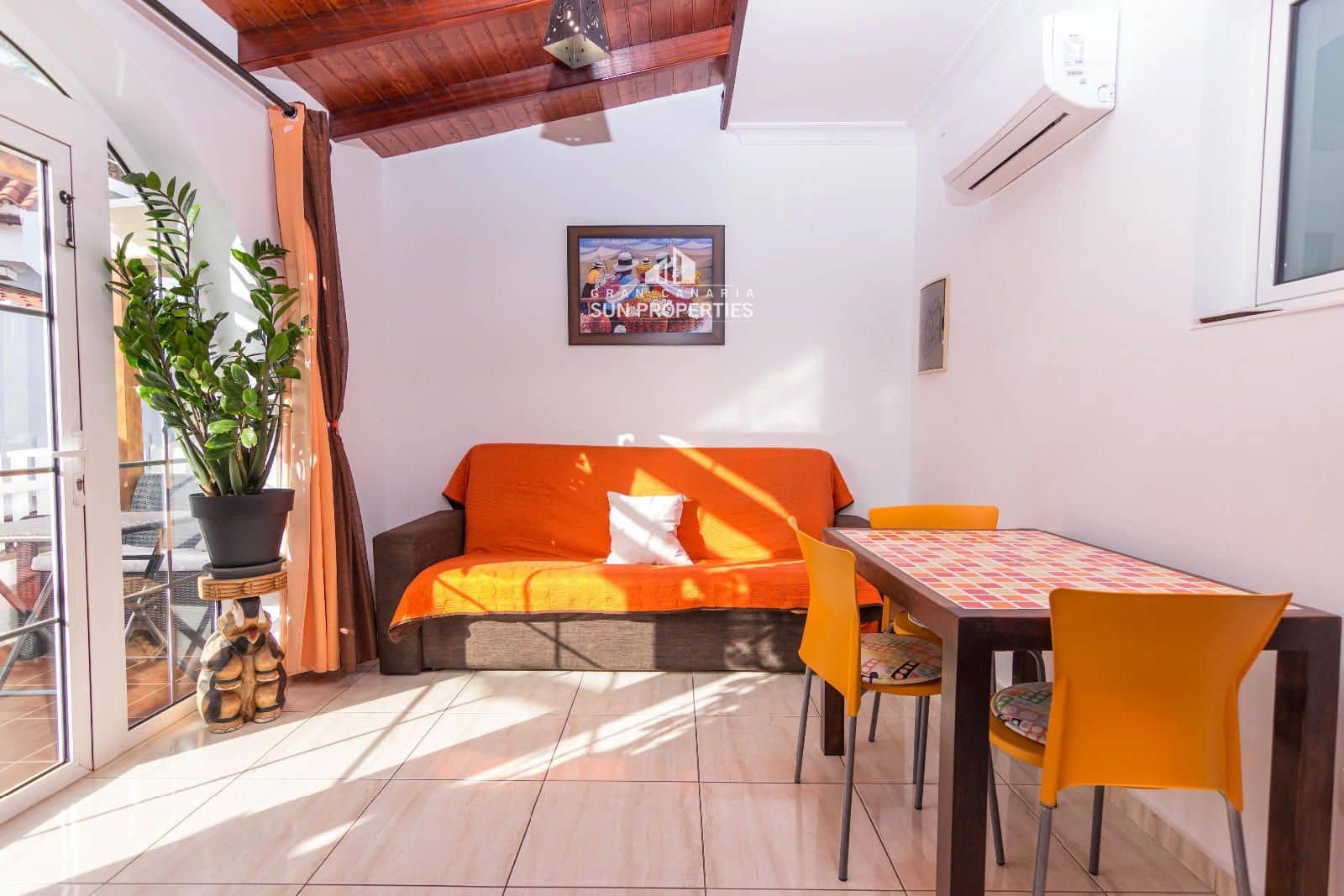 2 bedroom Bungalow for rent in San Bartolome de Tirajana with pool - € 1,200 (Ref: 8611889)