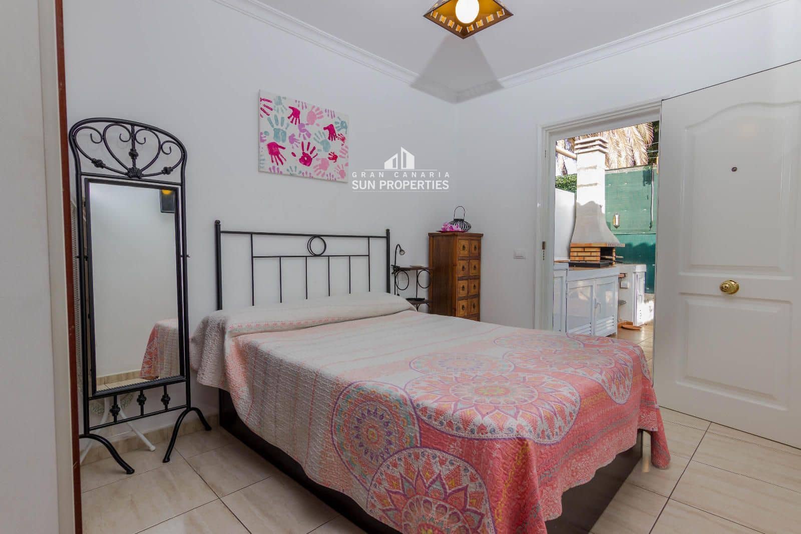 2 bedroom Bungalow for rent in San Bartolome de Tirajana with pool - € 1,200 (Ref: 8611889)