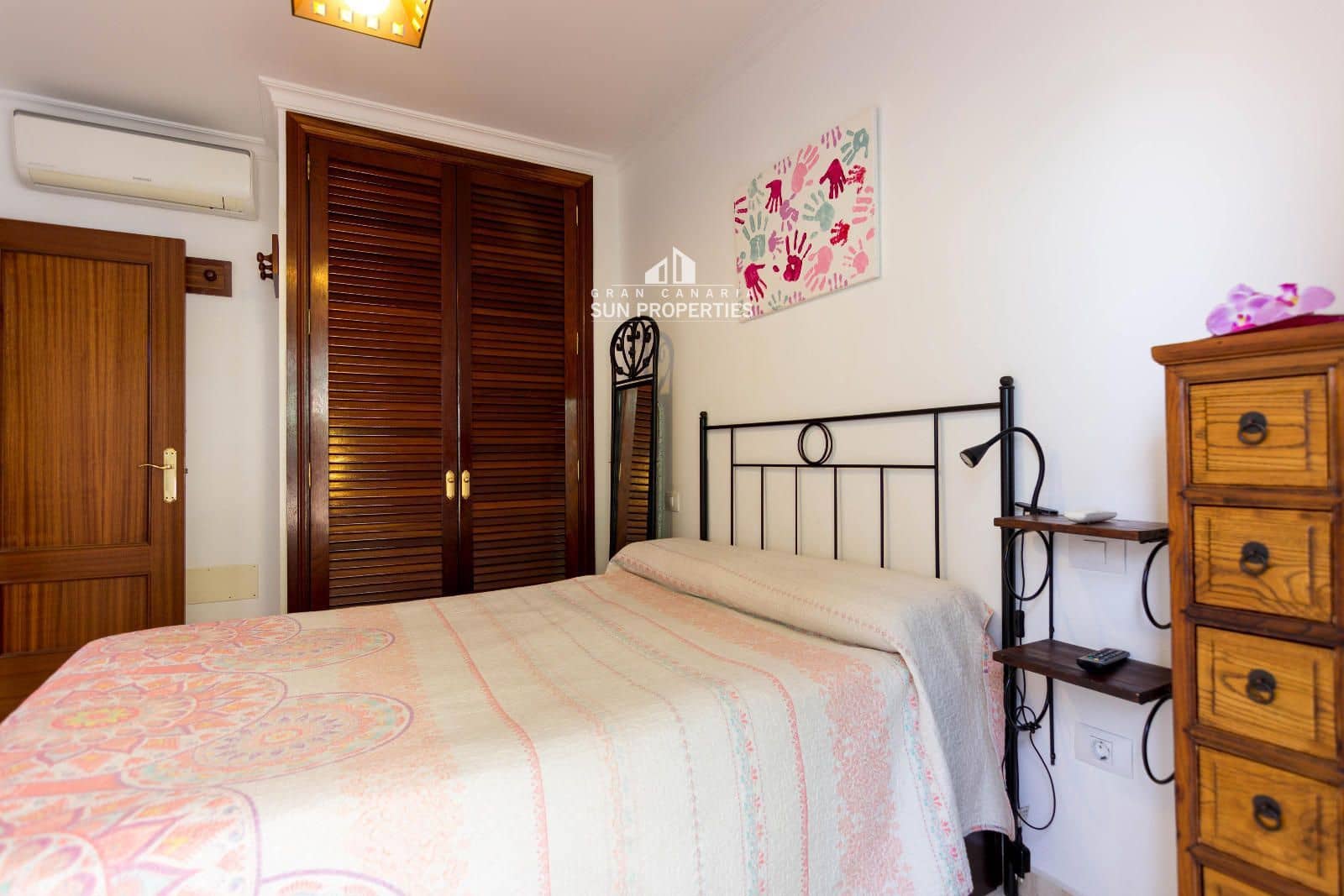 2 bedroom Bungalow for rent in San Bartolome de Tirajana with pool - € 1,200 (Ref: 8611889)