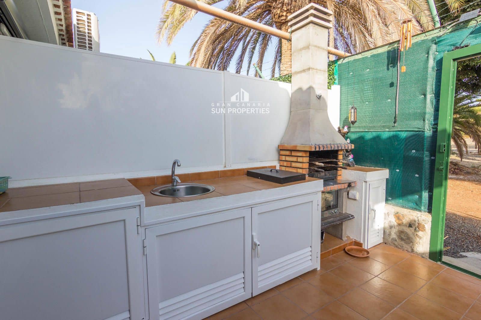 2 bedroom Bungalow for rent in San Bartolome de Tirajana with pool - € 1,200 (Ref: 8611889)