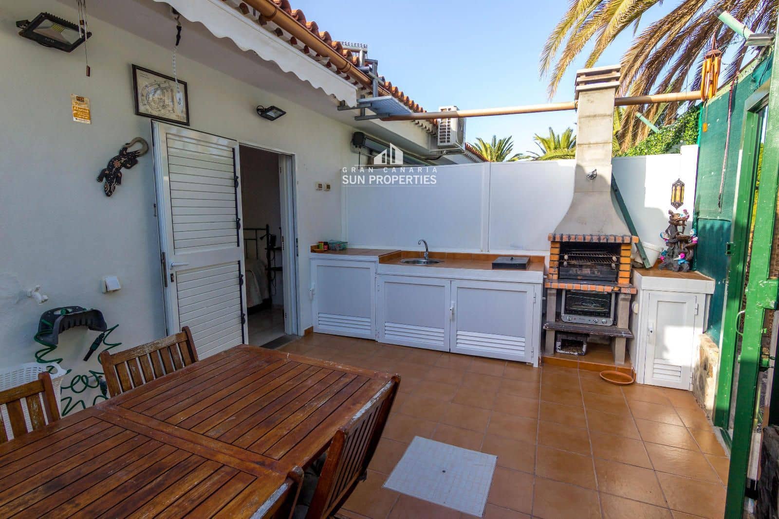 2 bedroom Bungalow for rent in San Bartolome de Tirajana with pool - € 1,200 (Ref: 8611889)