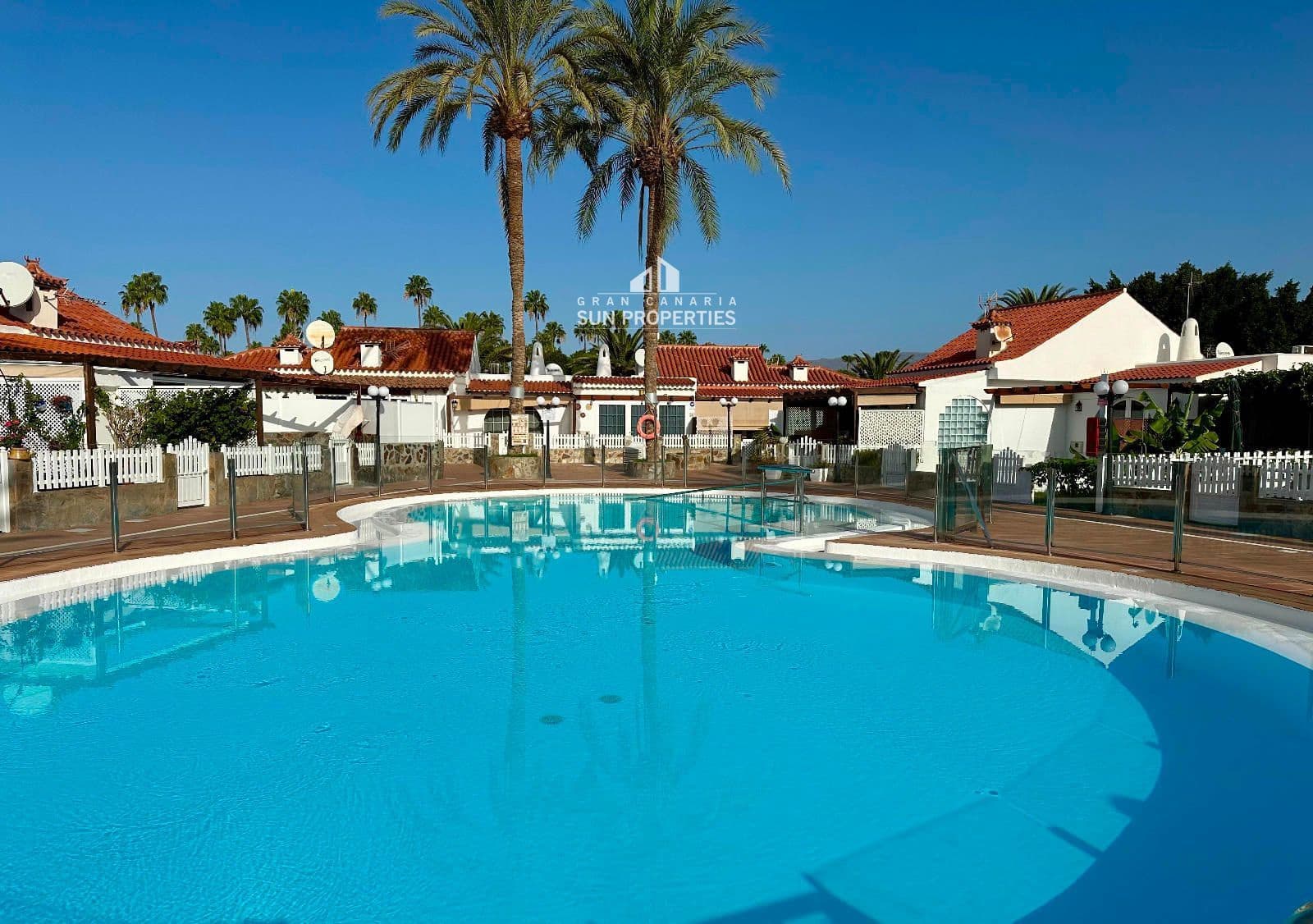 2 bedroom Bungalow for rent in San Bartolome de Tirajana with pool - € 1,200 (Ref: 8611889)