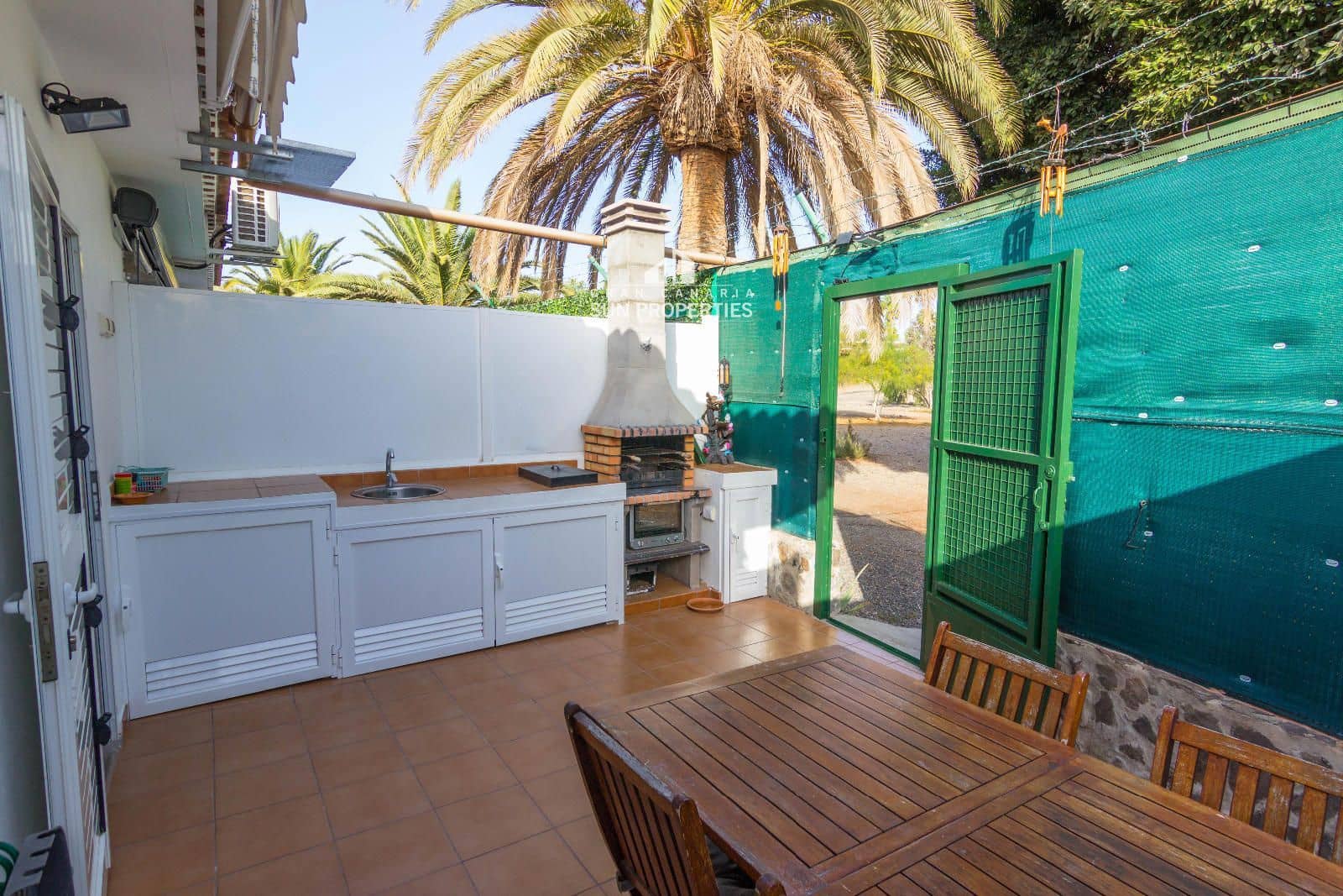 2 bedroom Bungalow for rent in San Bartolome de Tirajana with pool - € 1,200 (Ref: 8611889)