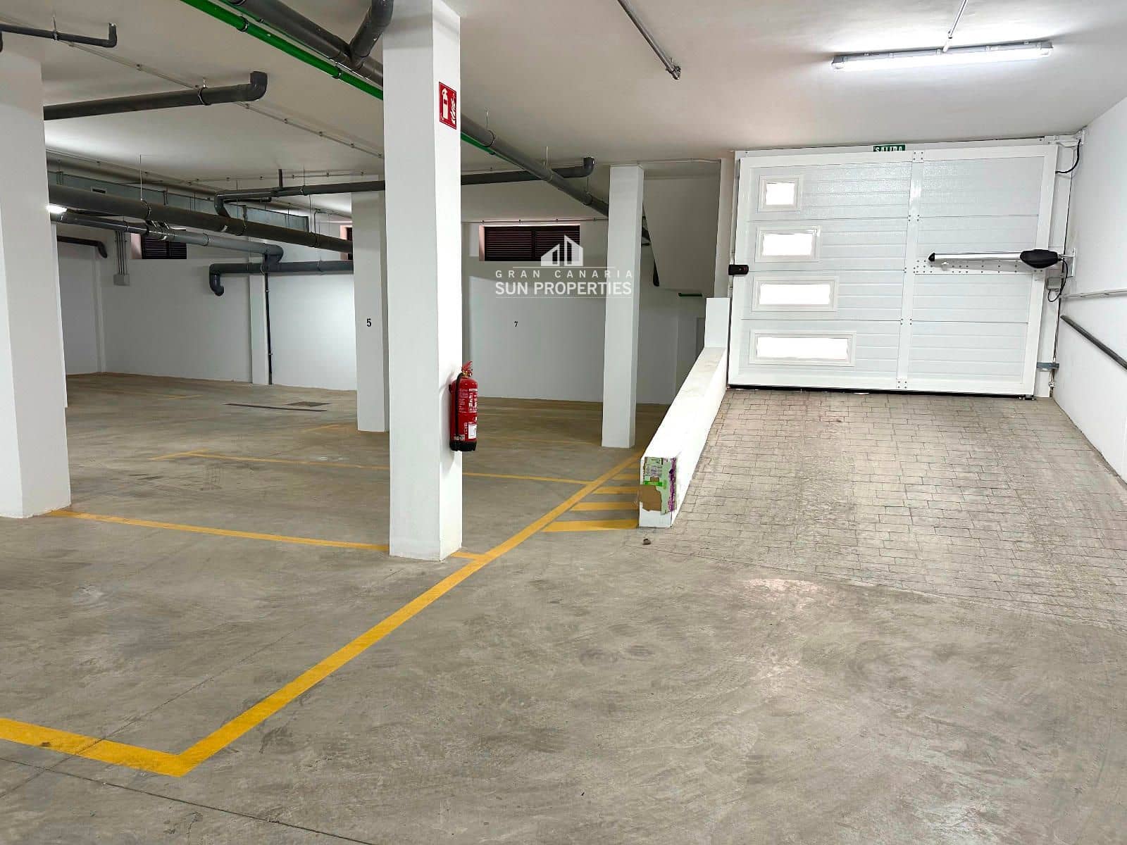 2 makuuhuone Asunto vuokrattavana paikassa Santa Lucia de Tirajana mukana 
autotalli - 975 € (Ref: 8707478)