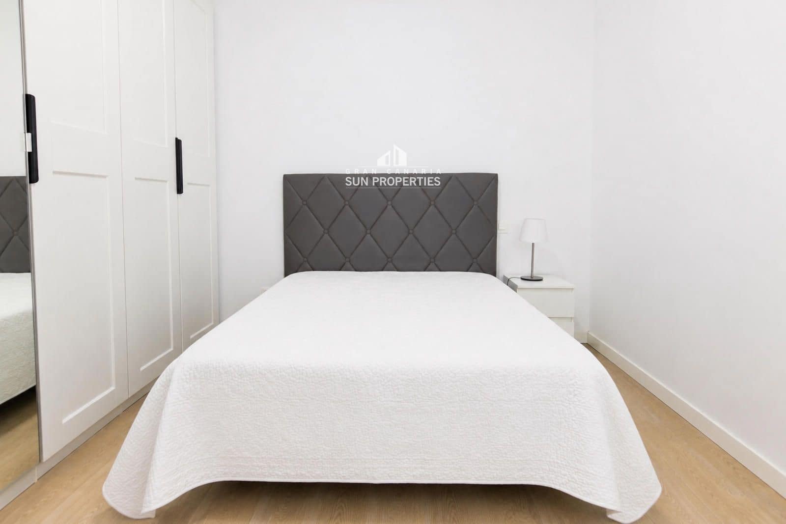 2 makuuhuone Asunto vuokrattavana paikassa Santa Lucia de Tirajana mukana 
autotalli - 975 € (Ref: 8707478)