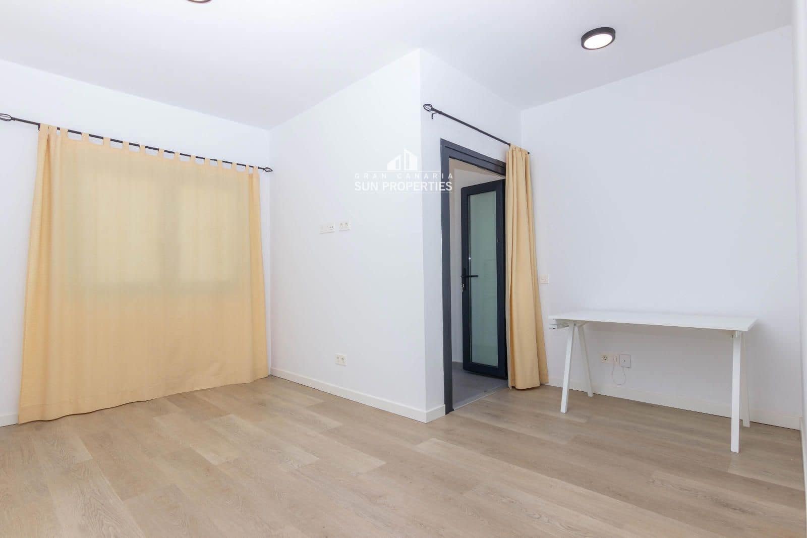 2 makuuhuone Asunto vuokrattavana paikassa Santa Lucia de Tirajana mukana 
autotalli - 975 € (Ref: 8707478)