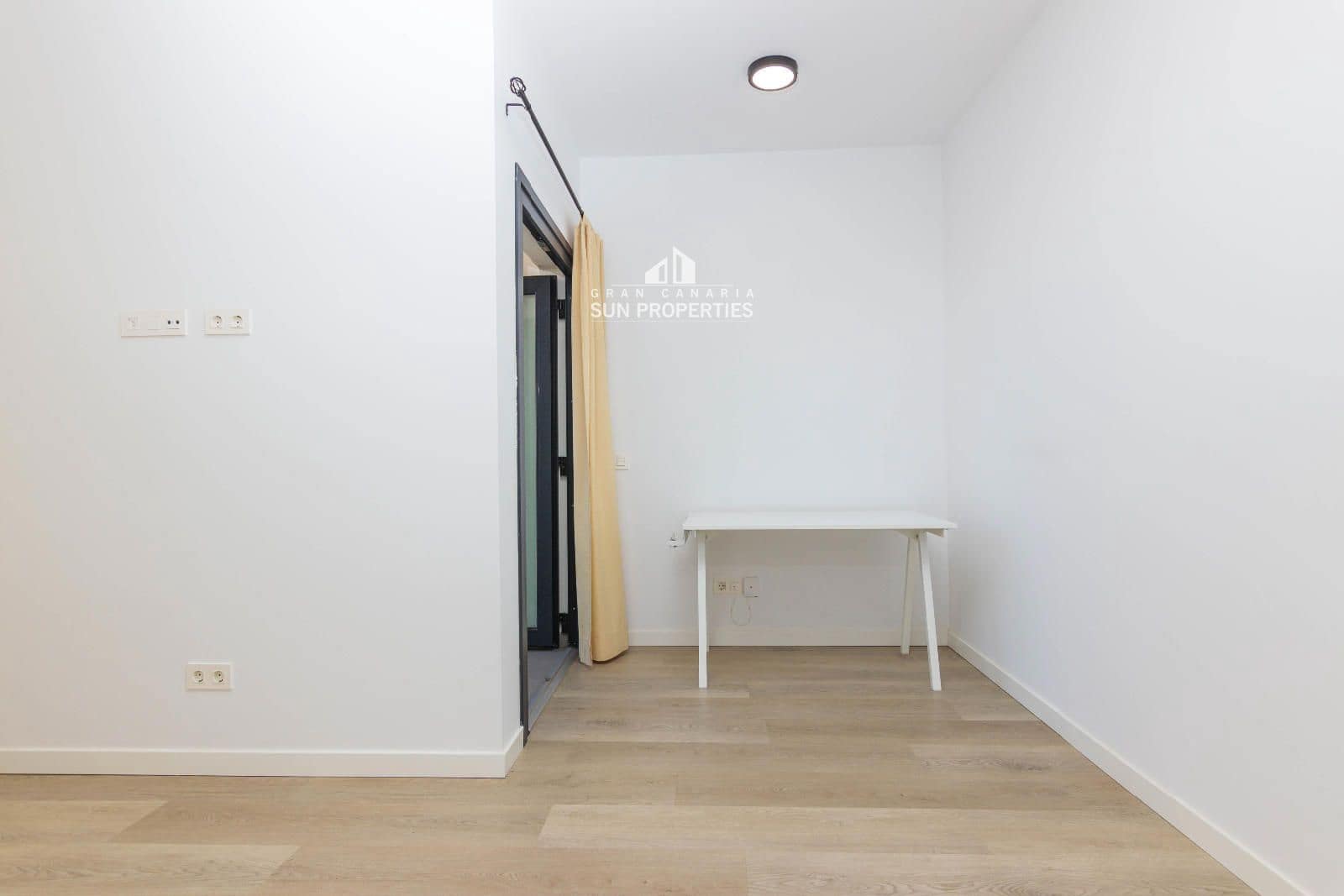 2 makuuhuone Asunto vuokrattavana paikassa Santa Lucia de Tirajana mukana 
autotalli - 975 € (Ref: 8707478)
