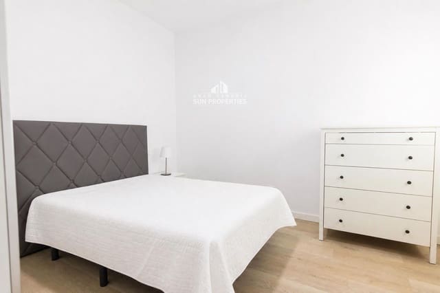2 makuuhuone Asunto vuokrattavana paikassa Santa Lucía de Tirajana mukana 
autotalli - 975 € (Ref: 8707478)