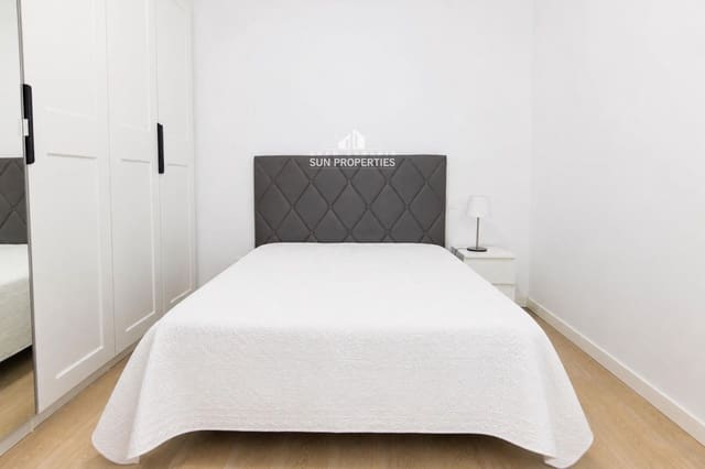 2 makuuhuone Asunto vuokrattavana paikassa Santa Lucía de Tirajana mukana 
autotalli - 975 € (Ref: 8707478)