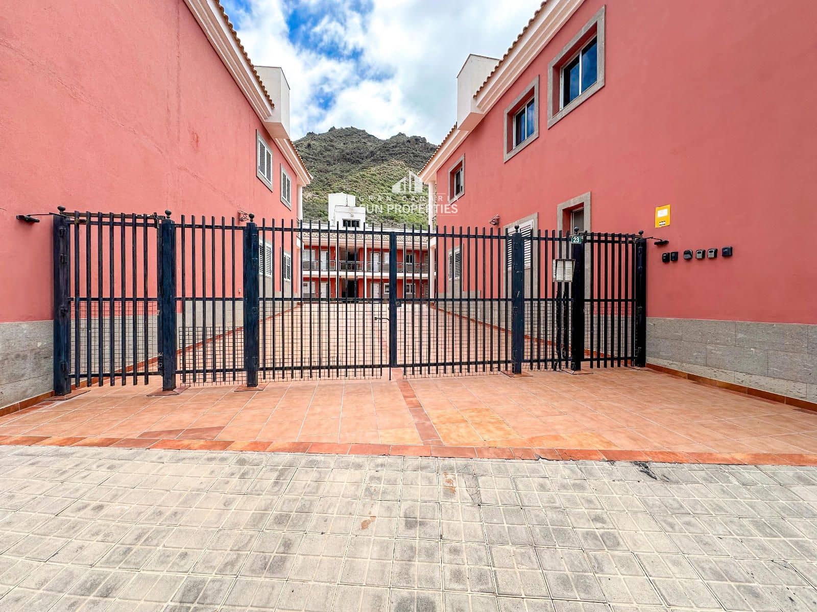 1 sypialnia Mieszkanie do wynajęcia w Mogan z garażem - 900 € (Ref: 8971397)