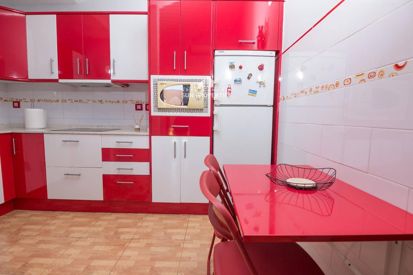 Bungalow de 2 habitaciones en Sonneland en alquiler con piscina - 1.200 € (Ref: 9172662)