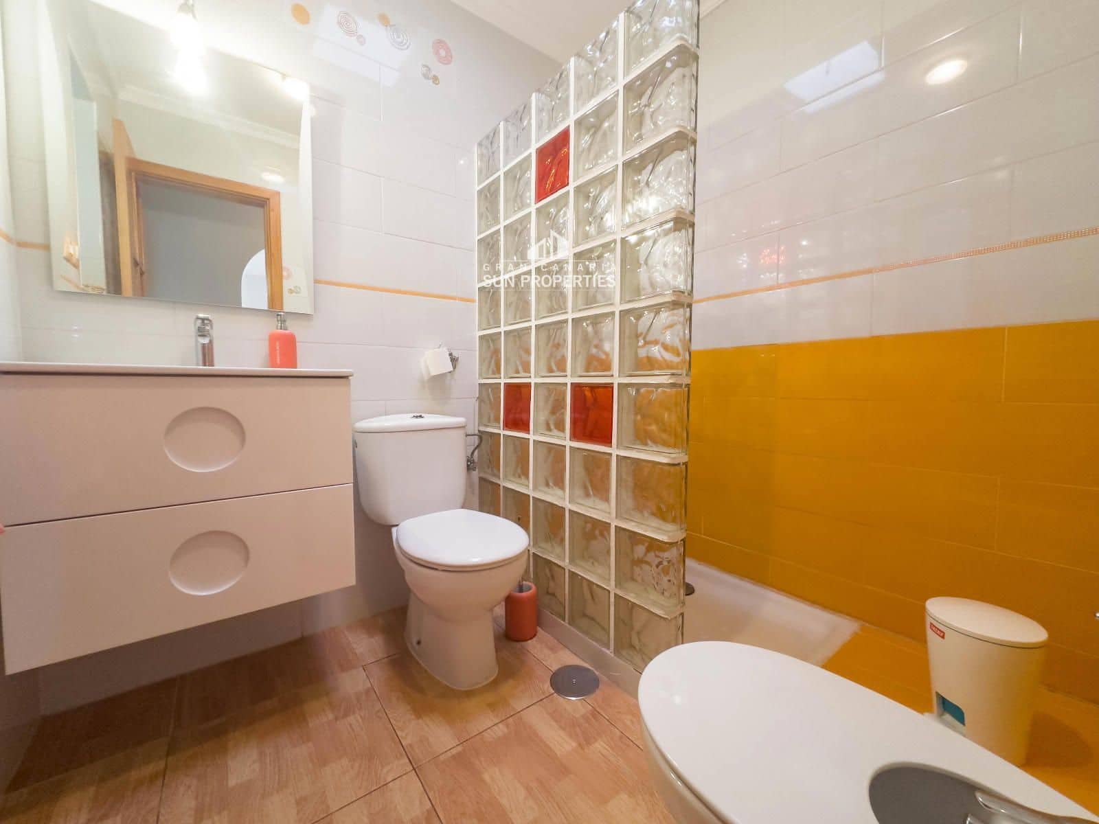 Bungalow de 2 habitaciones en Sonneland en alquiler con piscina - 1.200 € (Ref: 9172662)