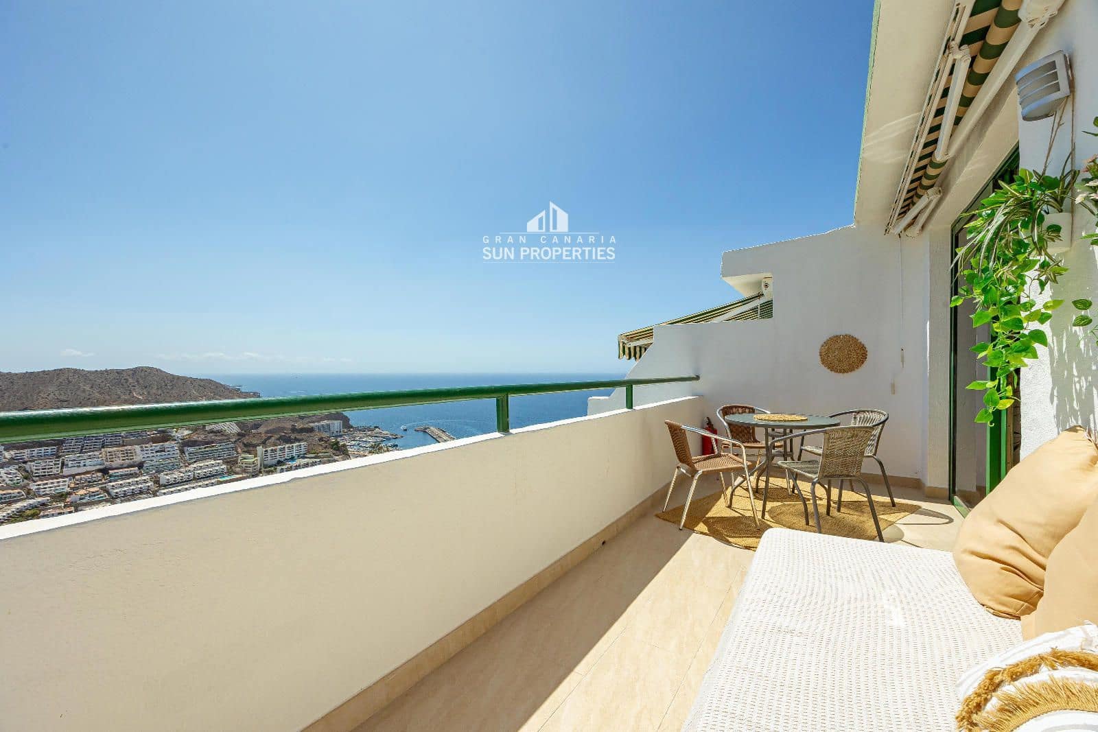 1 sovrum Lägenhet att hyra i Puerto Rico med pool - 1 100 € (Ref: 9231358)