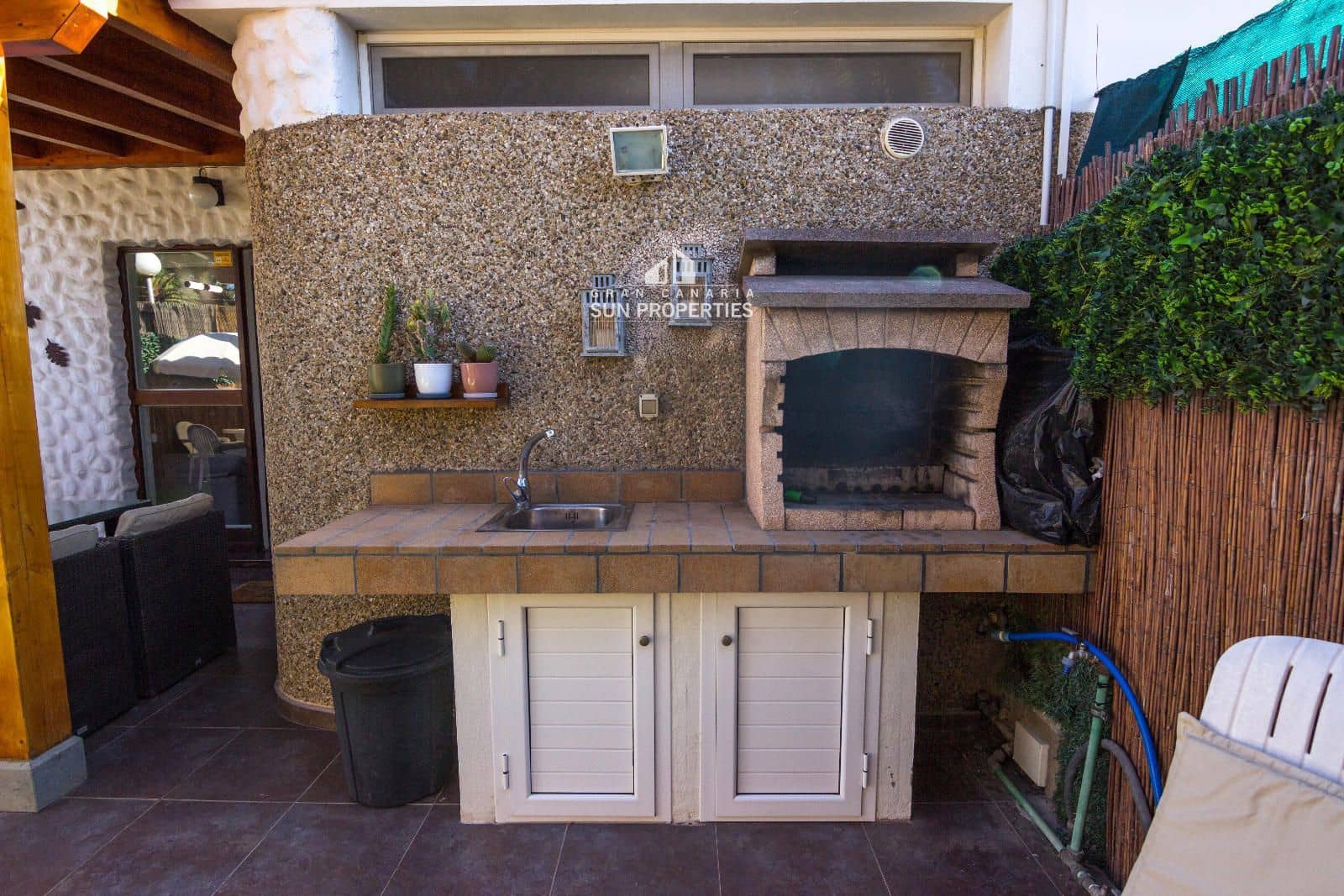 2 makuuhuone Bungalow vuokrattavana paikassa San Bartolome de Tirajana mukana uima-altaan - 1 500 € (Ref: 9324233)