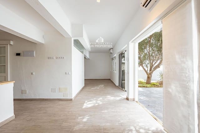 4 bedroom Townhouse for sale in San Bartolomé de Tirajana with garage - € 660,000 (Ref: 9382048)