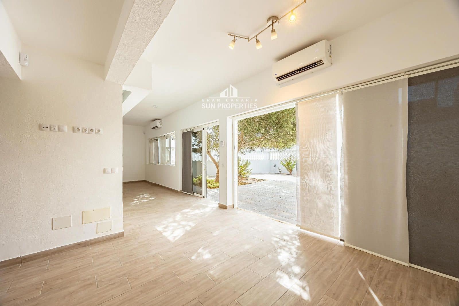 4 Zimmer Haus zu verkaufen in San Bartolome de Tirajana mit Garage - 660.000 € (Ref: 9382048)