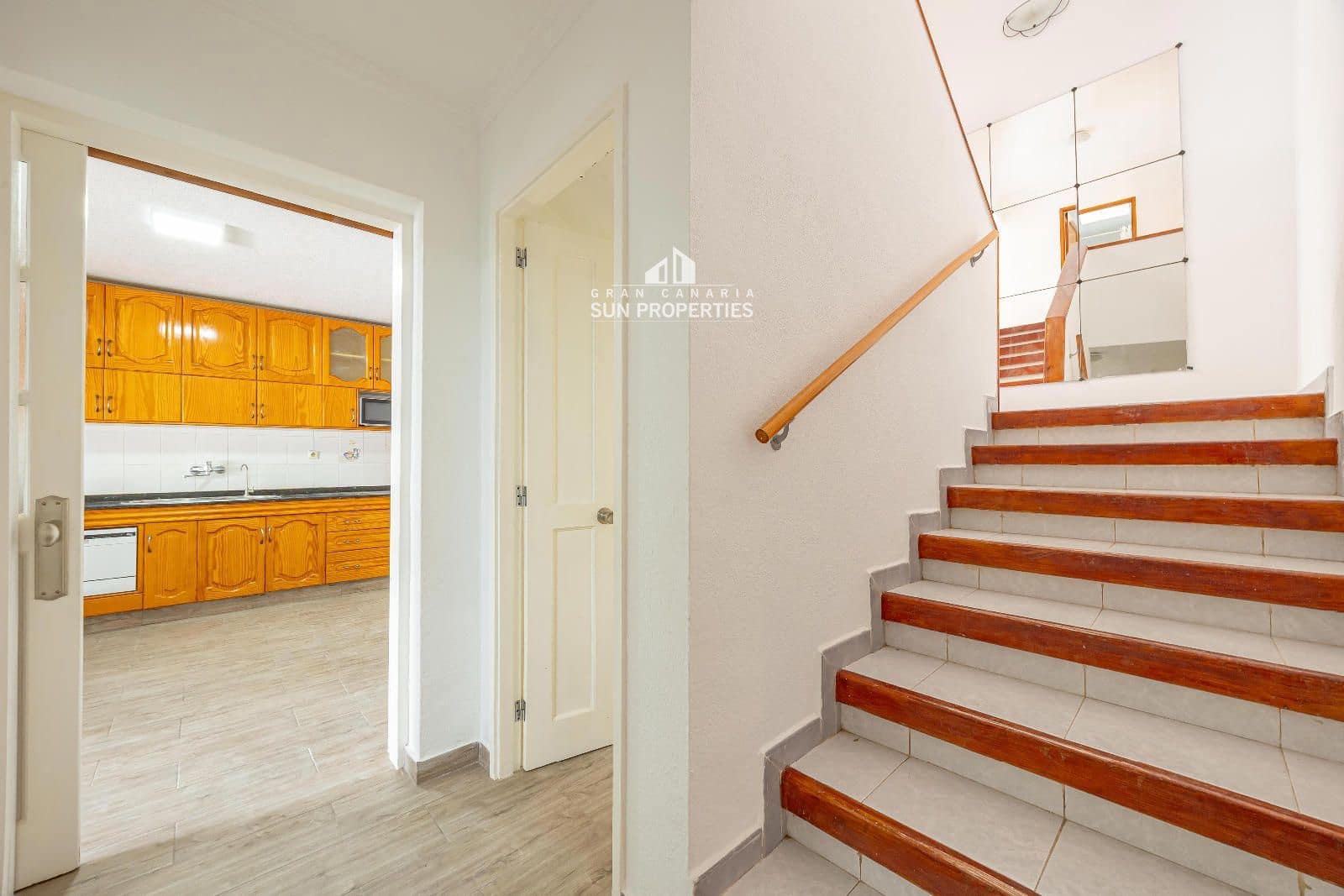 4 Zimmer Haus zu verkaufen in San Bartolome de Tirajana mit Garage - 660.000 € (Ref: 9382048)