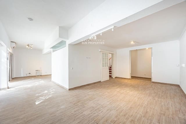 4 bedroom Townhouse for sale in San Bartolomé de Tirajana with garage - € 660,000 (Ref: 9382048)