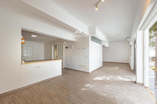 4 bedroom Townhouse for sale in San Bartolomé de Tirajana with garage - € 660,000 (Ref: 9382048)