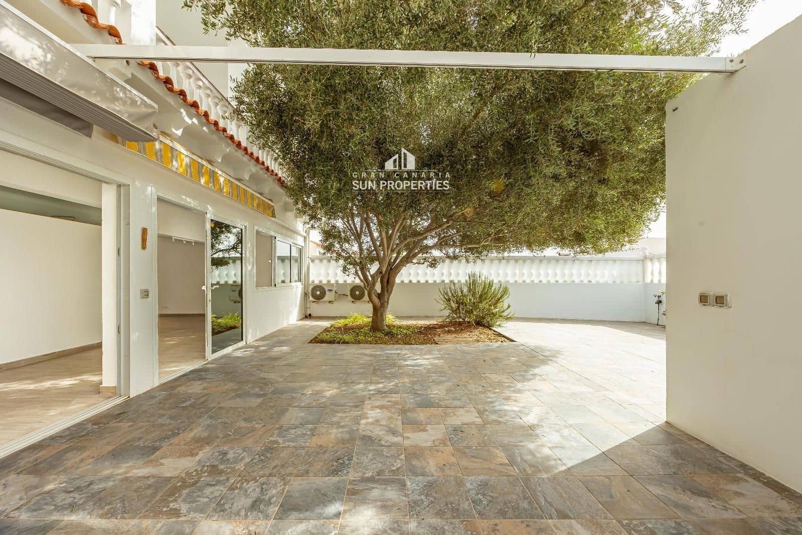 4 Zimmer Haus zu verkaufen in San Bartolome de Tirajana mit Garage - 660.000 € (Ref: 9382048)