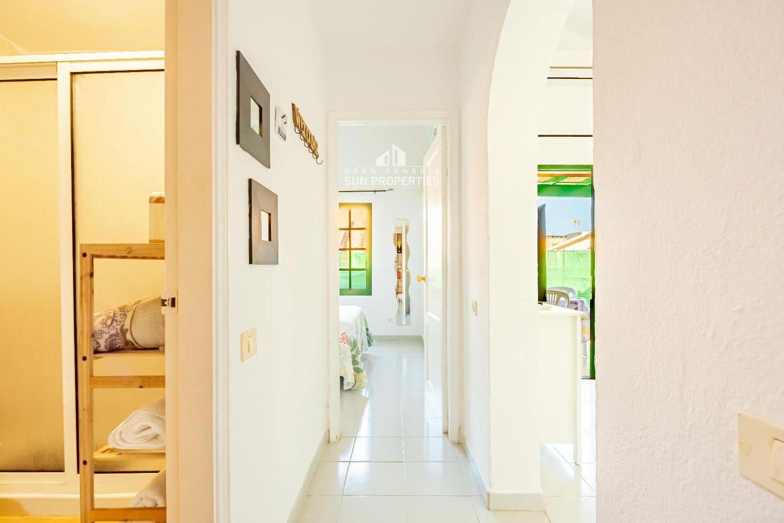 2 soverom Bungalow til leie i Sonneland med svømmebasseng - € 1 100 (Ref: 9659686)