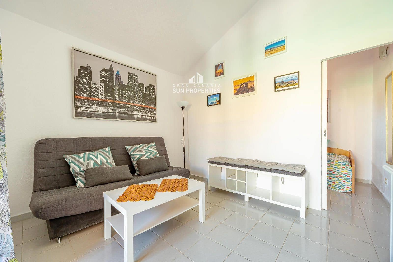 2 soverom Bungalow til leie i Sonneland med svømmebasseng - € 1 100 (Ref: 9659686)