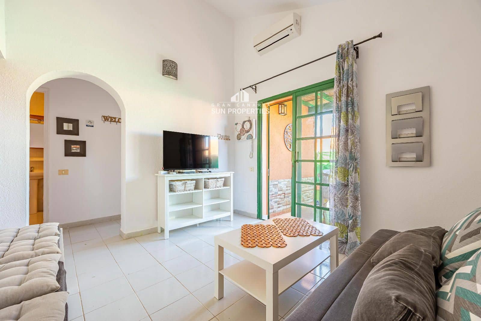 2 soverom Bungalow til leie i Sonneland med svømmebasseng - € 1 100 (Ref: 9659686)