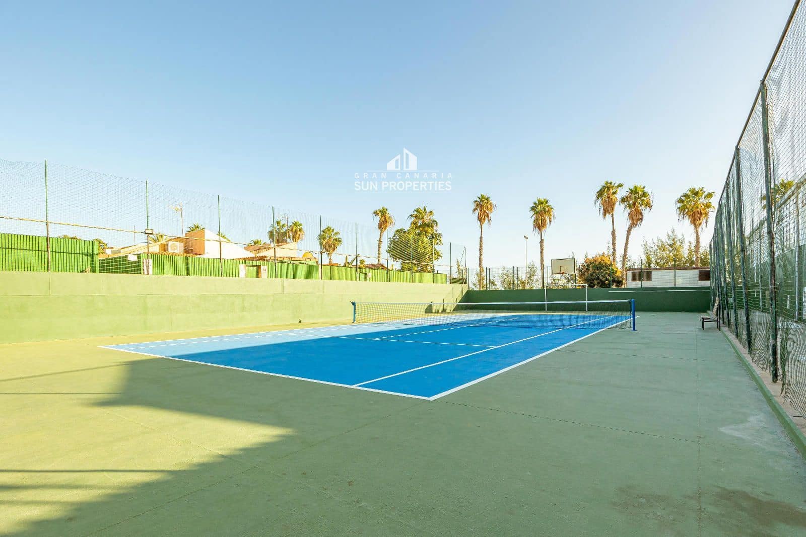 2 soverom Bungalow til leie i Sonneland med svømmebasseng - € 1 100 (Ref: 9659686)