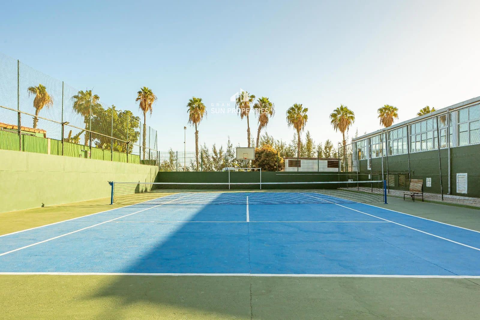 2 soverom Bungalow til leie i Sonneland med svømmebasseng - € 1 100 (Ref: 9659686)