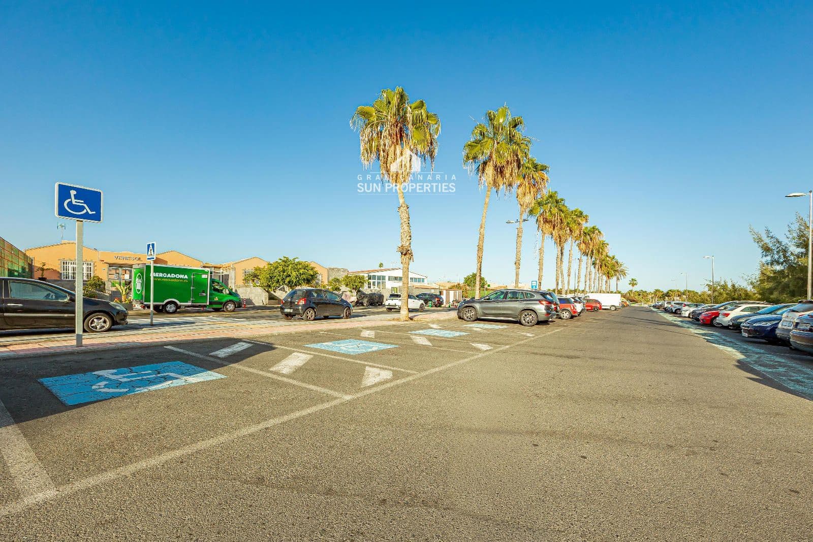 2 soverom Bungalow til leie i Sonneland med svømmebasseng - € 1 100 (Ref: 9659686)