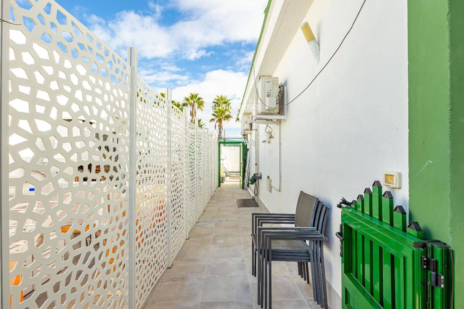 1 slaapkamer Bungalow te huur in San Bartolome de Tirajana met zwembad - € 1.200 (Ref: 9660822)