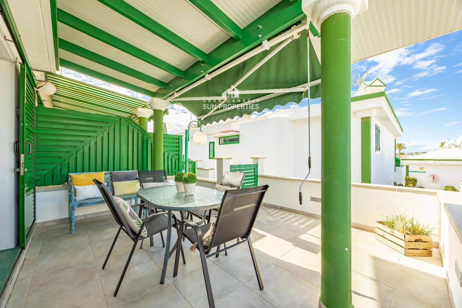 1 slaapkamer Bungalow te huur in San Bartolome de Tirajana met zwembad - € 1.200 (Ref: 9660822)