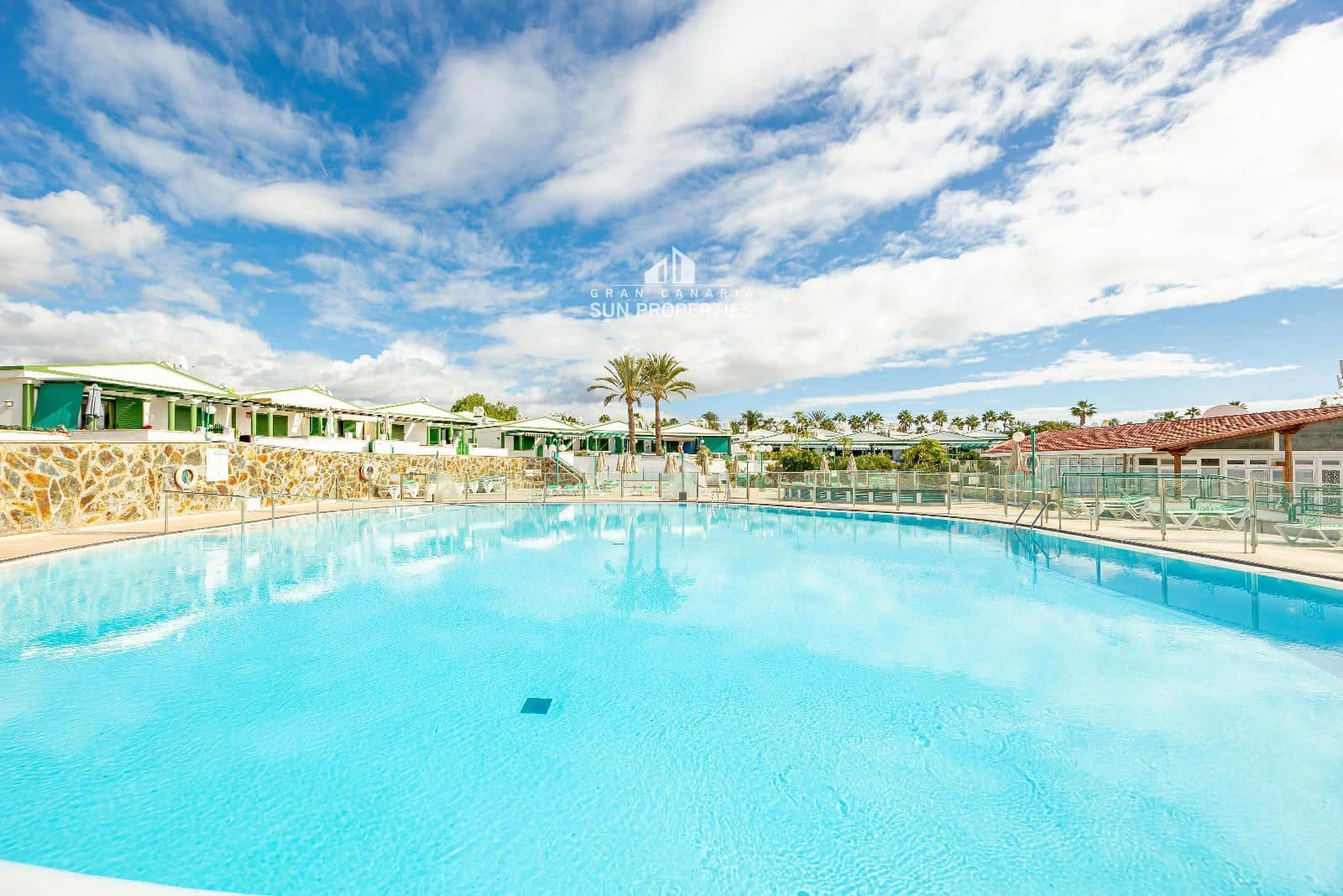 1 slaapkamer Bungalow te huur in San Bartolome de Tirajana met zwembad - € 1.200 (Ref: 9660822)