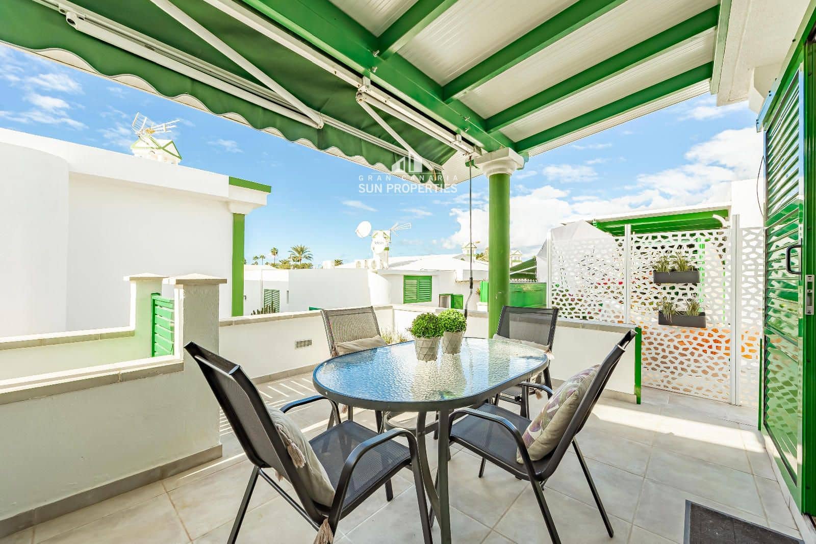 1 slaapkamer Bungalow te huur in San Bartolome de Tirajana met zwembad - € 1.200 (Ref: 9660822)