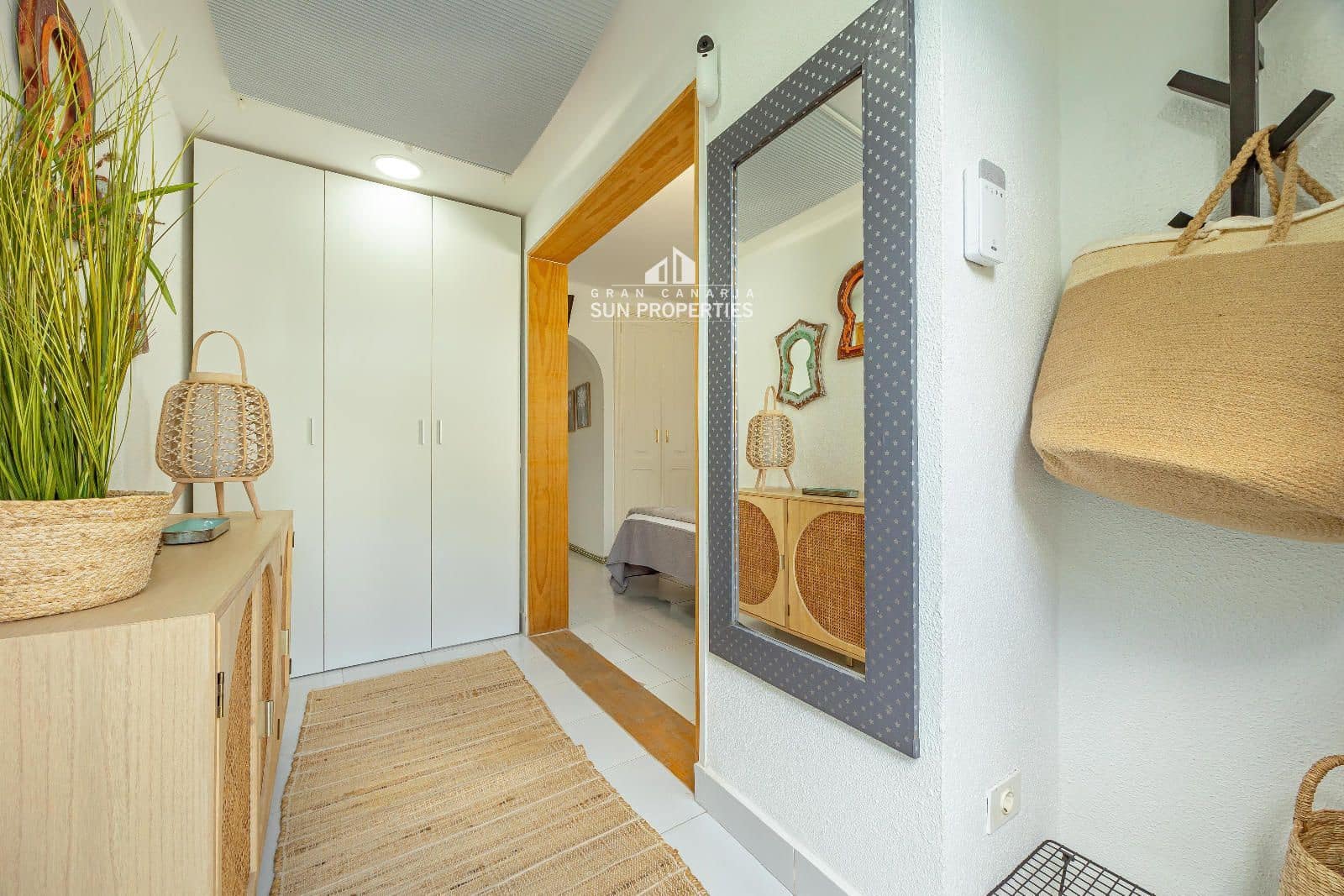 1 slaapkamer Bungalow te huur in San Bartolome de Tirajana met zwembad - € 1.200 (Ref: 9660822)