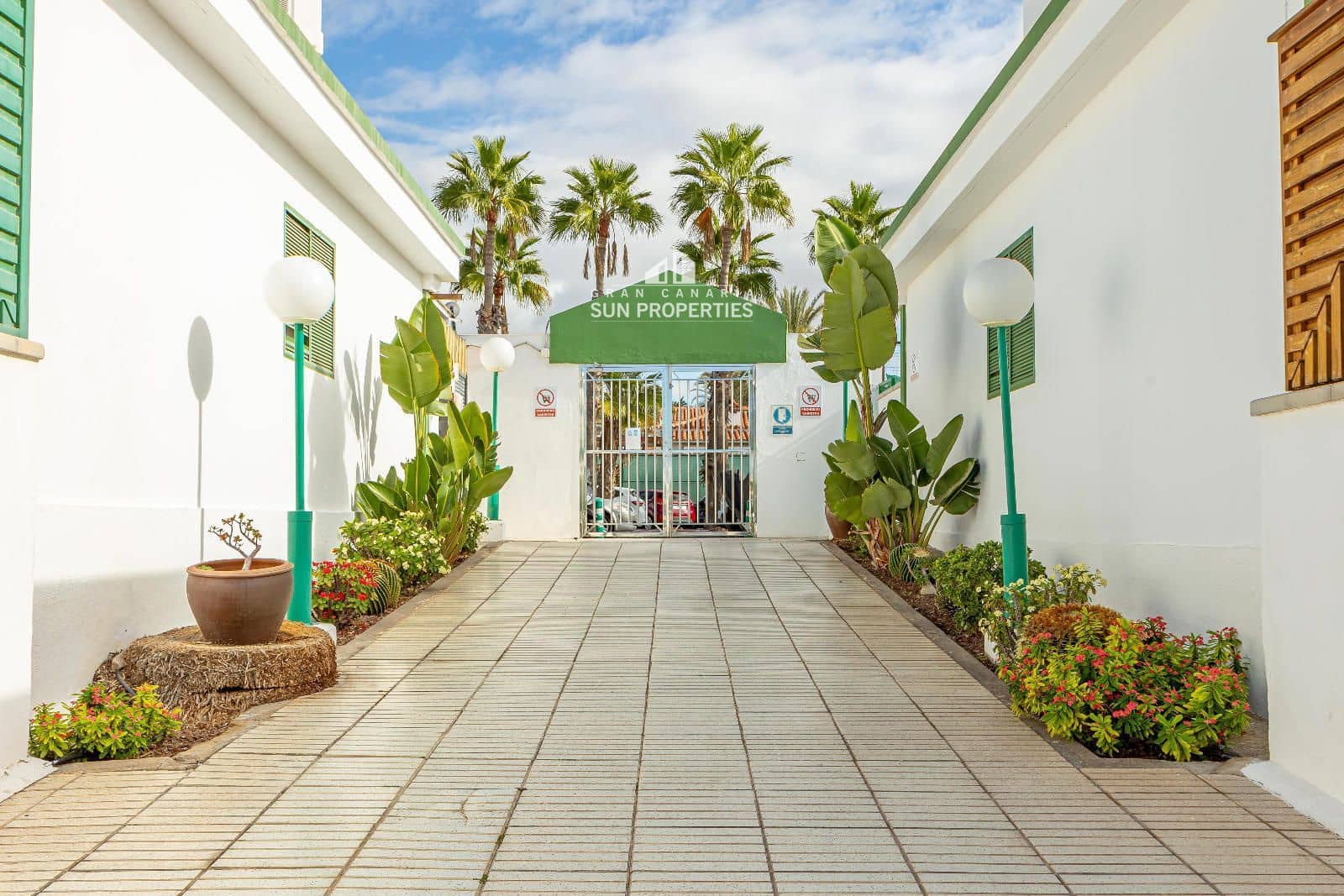 1 slaapkamer Bungalow te huur in San Bartolome de Tirajana met zwembad - € 1.200 (Ref: 9660822)