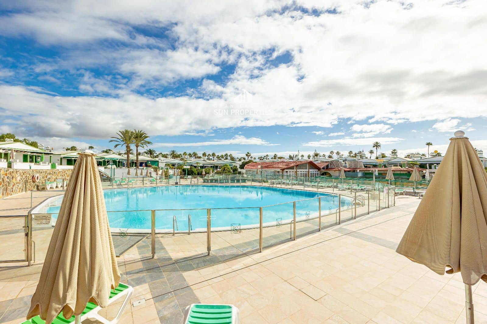 1 slaapkamer Bungalow te huur in San Bartolome de Tirajana met zwembad - € 1.200 (Ref: 9660822)