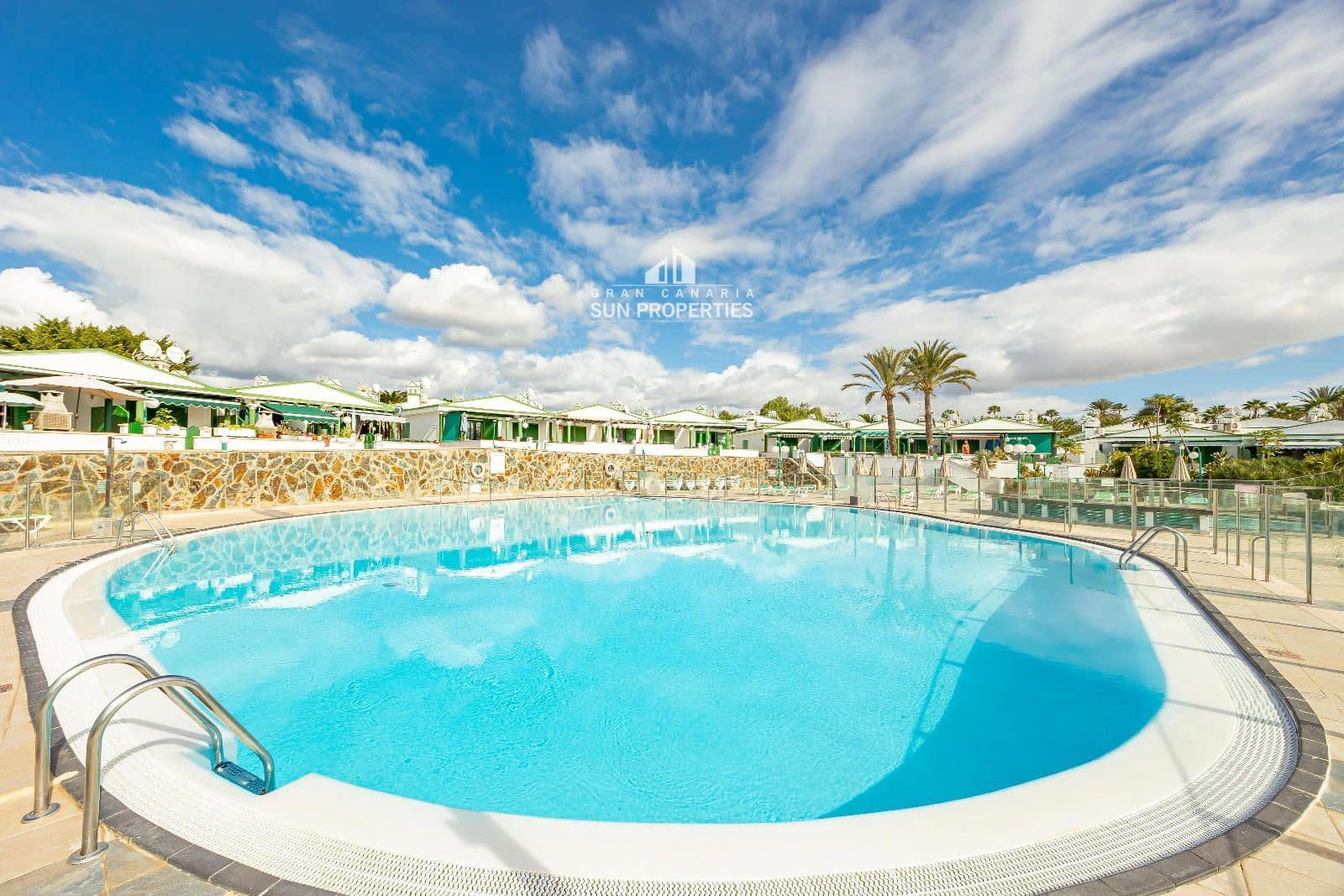 1 slaapkamer Bungalow te huur in San Bartolome de Tirajana met zwembad - € 1.200 (Ref: 9660822)