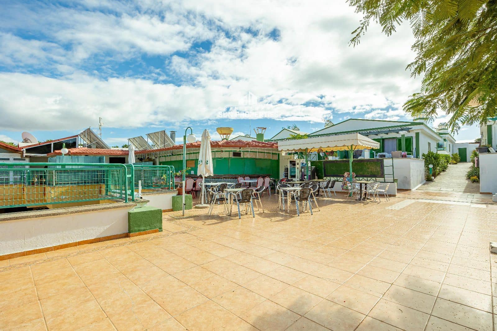 1 slaapkamer Bungalow te huur in San Bartolome de Tirajana met zwembad - € 1.200 (Ref: 9660822)