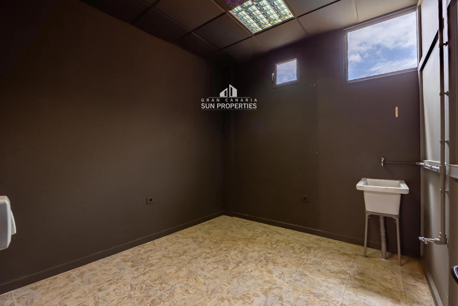 Commercial for rent in El Tablero - € 1,990 (Ref: 9761516)