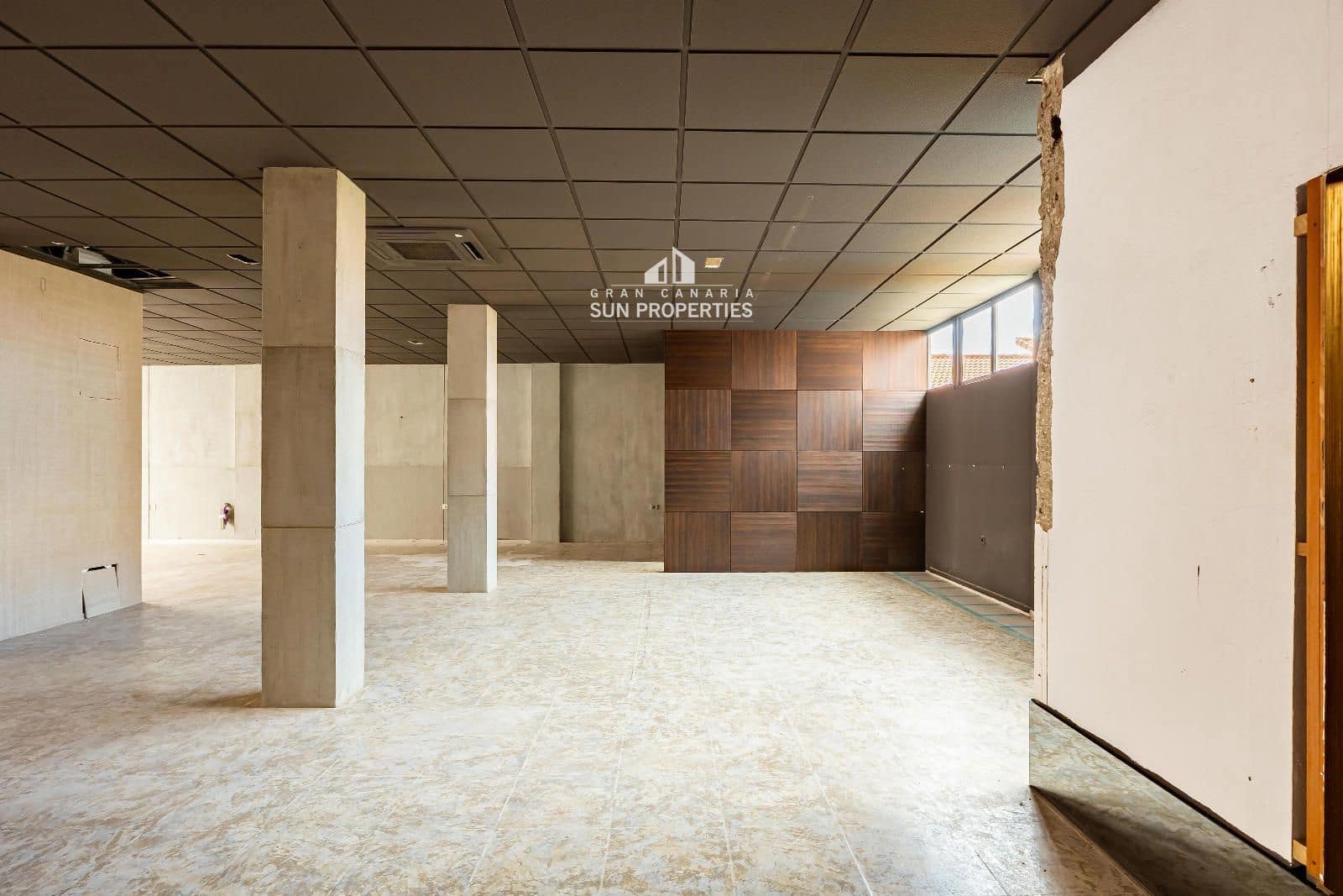 Commercial for rent in El Tablero - € 1,990 (Ref: 9761516)