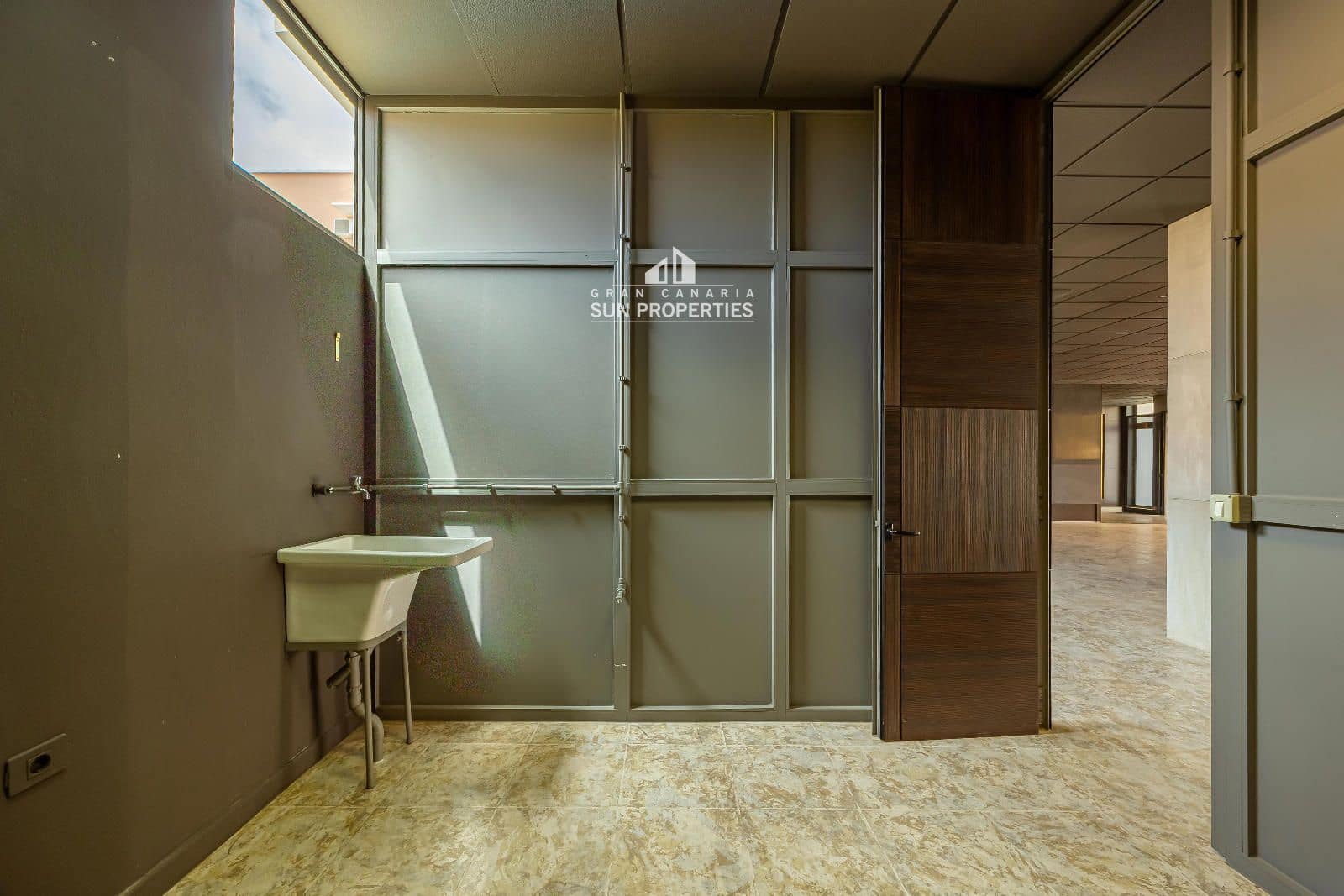 Commercial for rent in El Tablero - € 1,990 (Ref: 9761516)