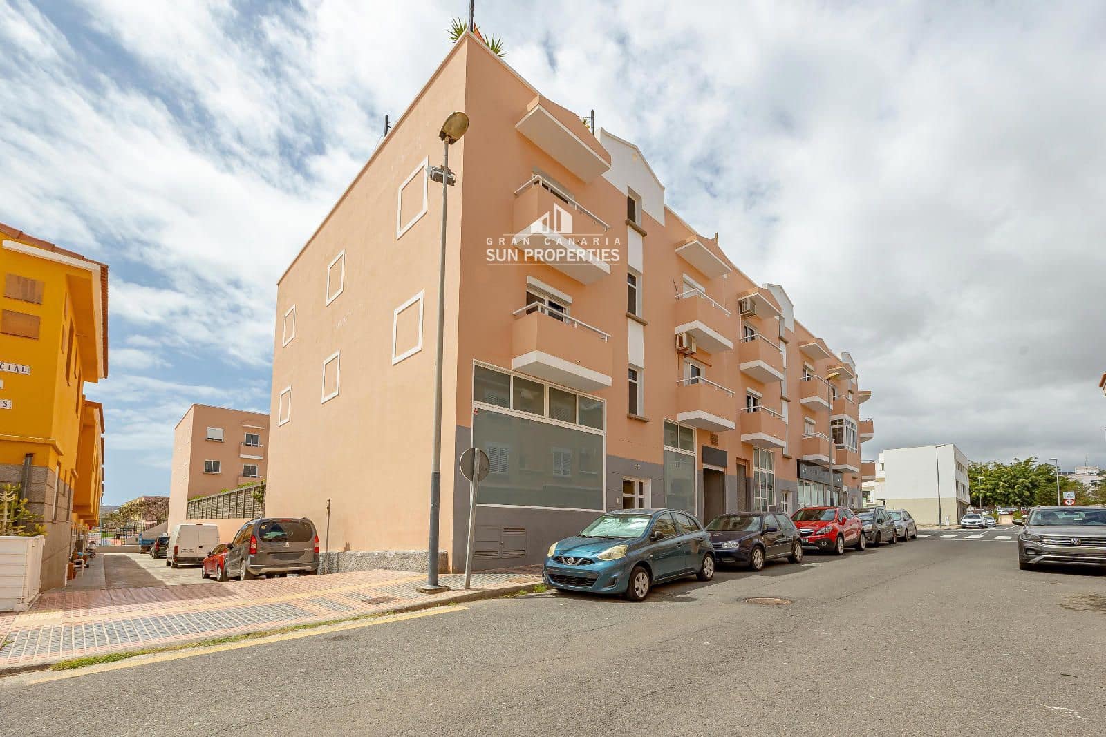Commercial for rent in El Tablero - € 1,990 (Ref: 9761516)