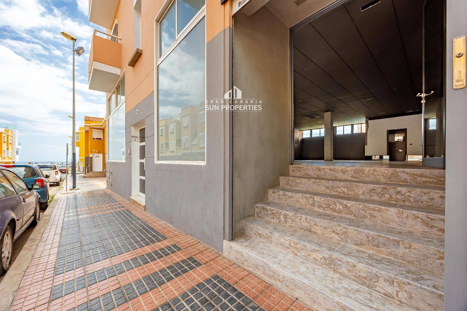 Commercial for rent in El Tablero - € 1,990 (Ref: 9761516)